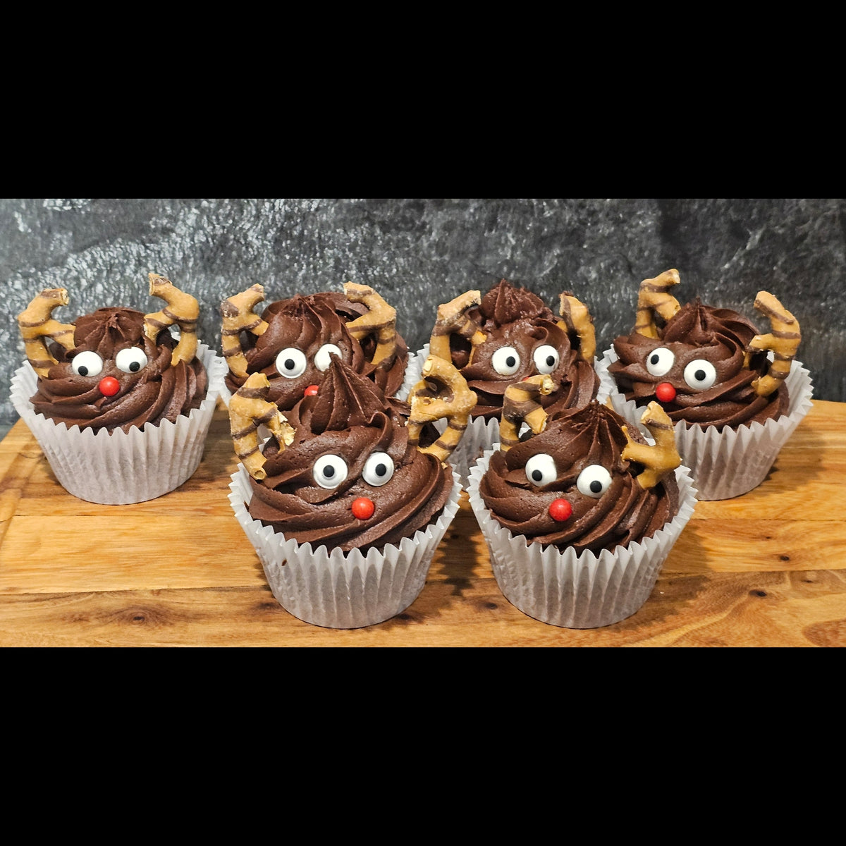 🧁 Christmas Cupcake Box – Pre-Order