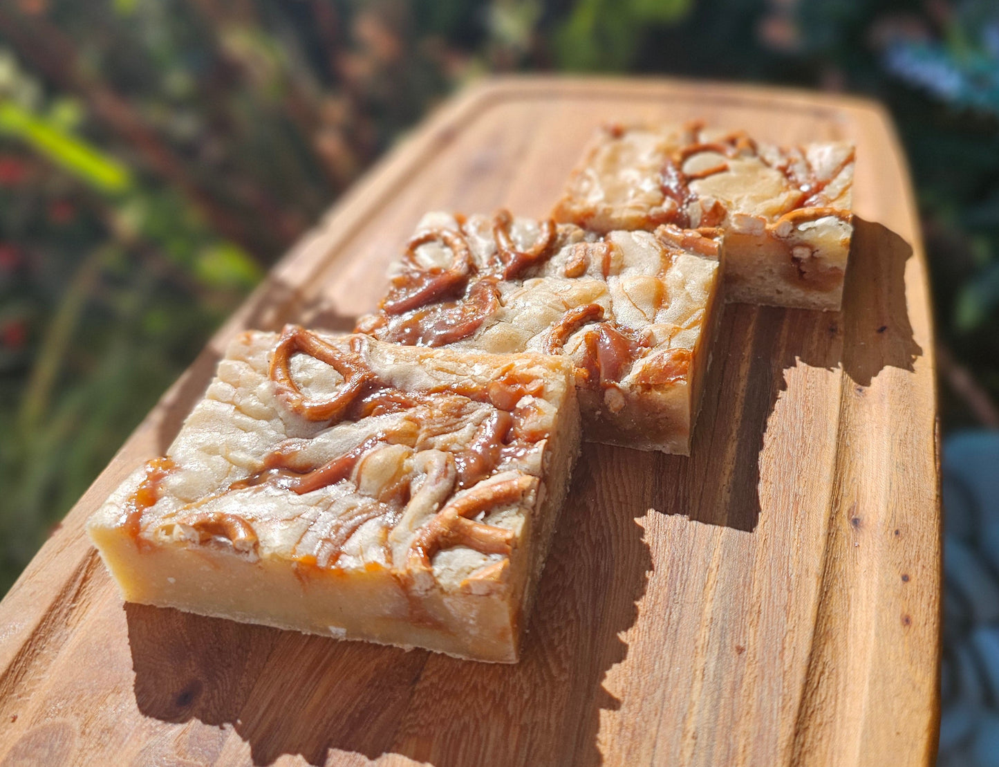 Caramel Pretzel Blondie