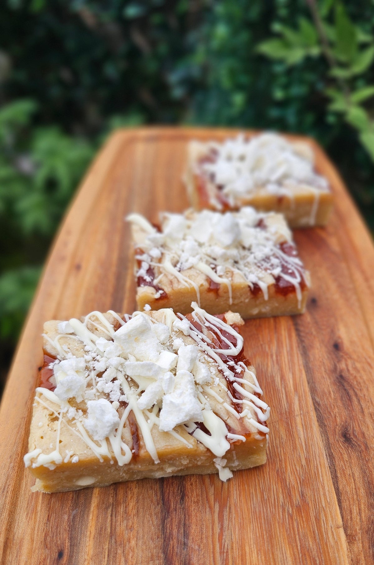 🍓🤍 Eton Mess Blondie