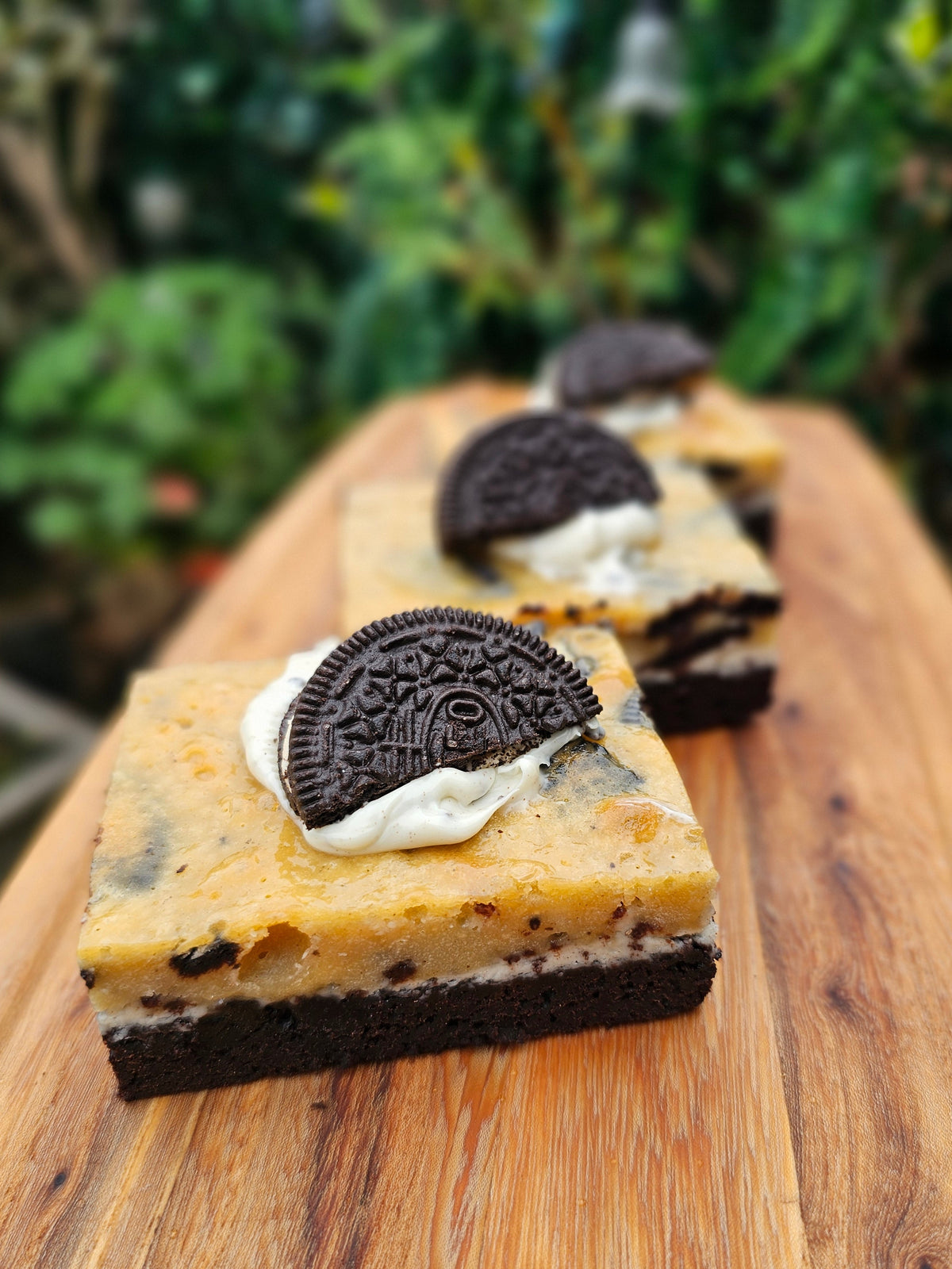 🖤🤍 Oreo Half & Half